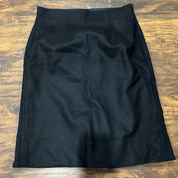 Uniqlo Dresses & Skirts - Uniqlo Pencil Skirt size 8 nwt